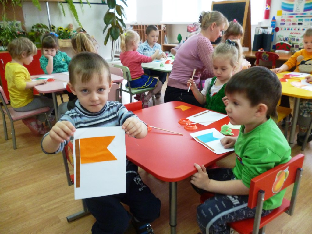 Желтый флажок для детского сада в Санкт-Петербурге